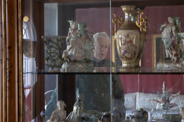 Richard Cocks looks at some of the fine porcelains he collected with Carole. Their large Chinese porcelains were included in the 1998 exhibition ‘Earth into Art: Ceramics from Asia. Many of those large porcelain pieces are now part of the museum’s permanent collection (photo by Jeff Sabo).