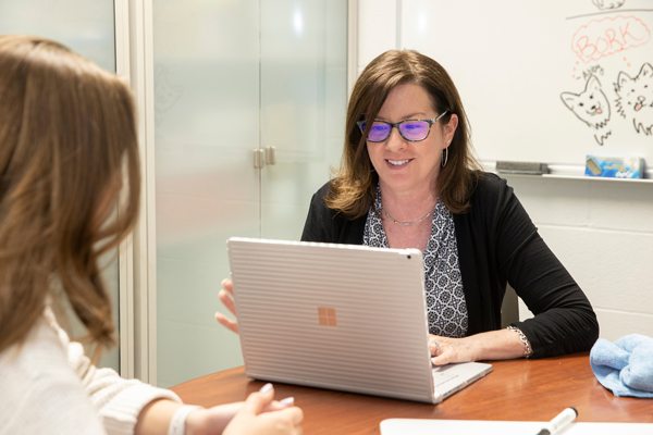 Ellen Yezierski works with students